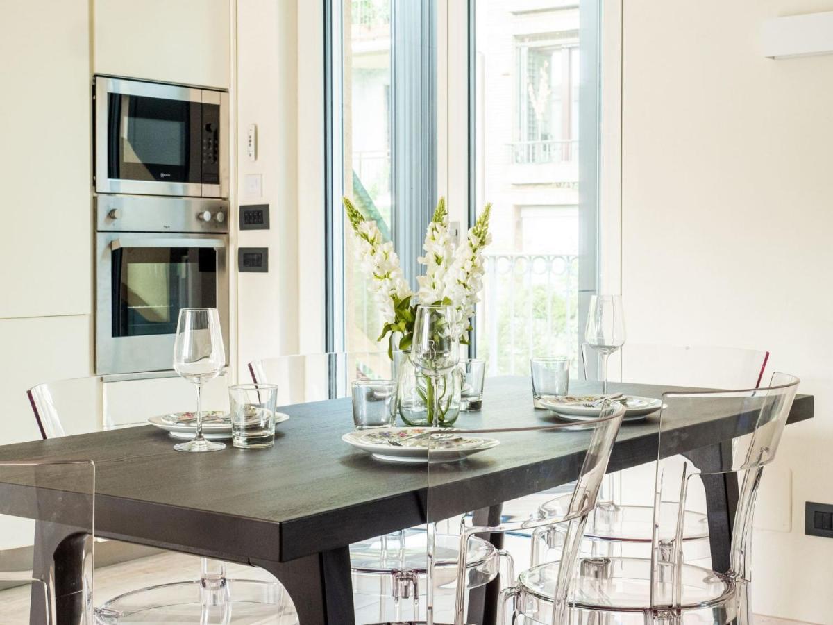The Rent - Attic With Terrace In Downtown Milano